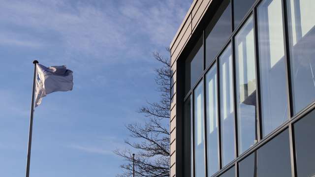 Flag foran hovedkvarter