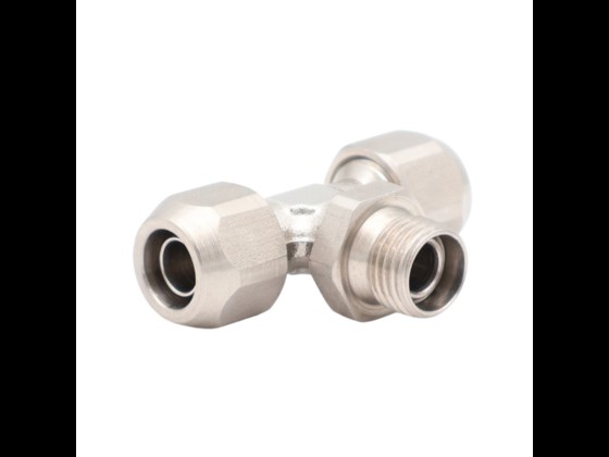 Robust push-on T-stykke med svirvel og BSPP-gevind, fremstillet af rustfrit stål AISI 316. Lang levetid og højt sanitært niveau. Bestil via webshop her!