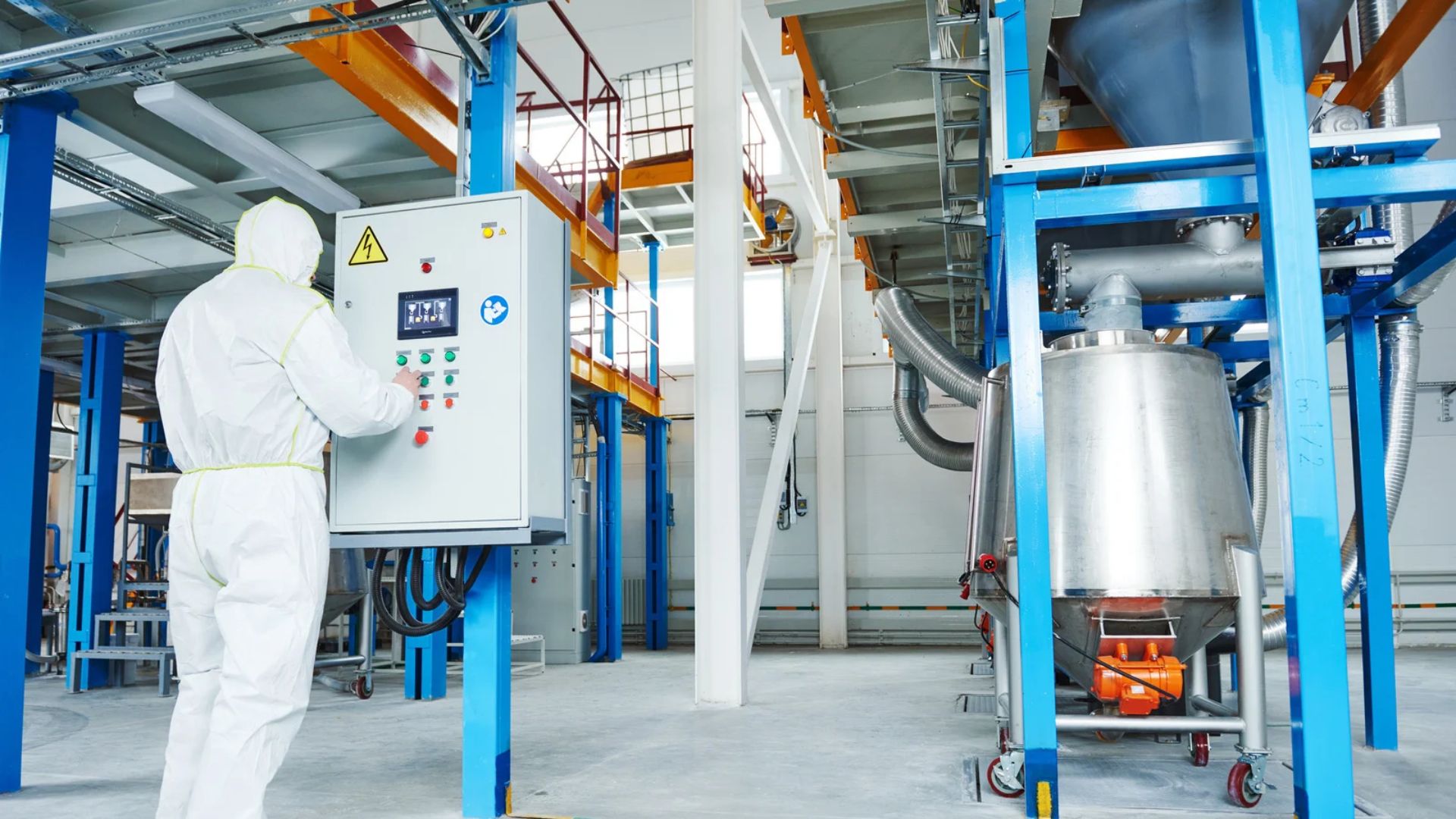 medarbejder på kemisk fabrik